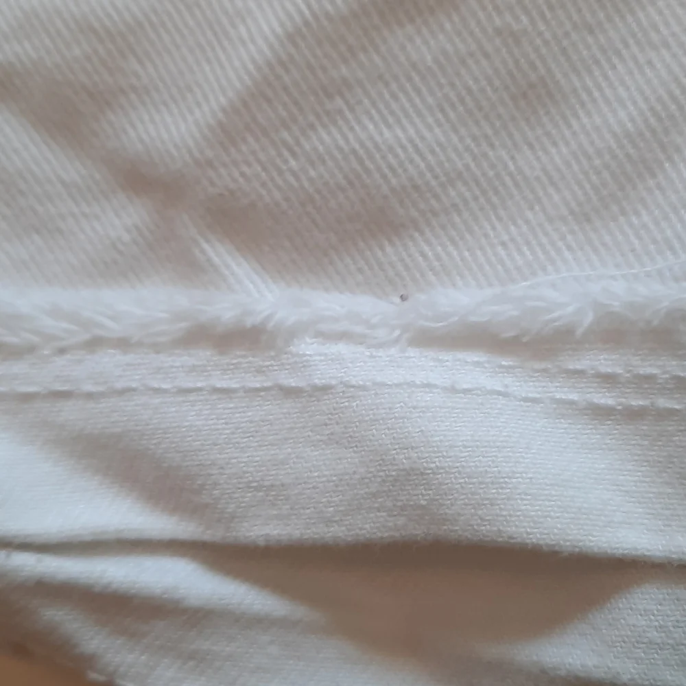 Old Navy white adjustable waist denim shorts 10